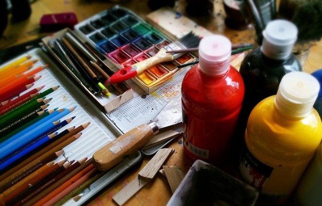 Comment encourager l'expression artistique chez les enfants grâce à la peinture ?