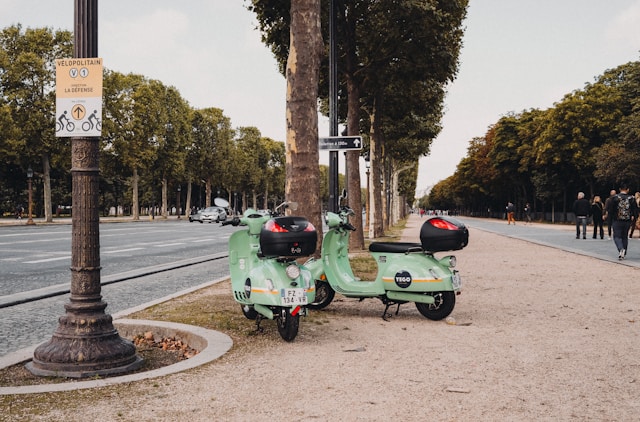 assurance scooter