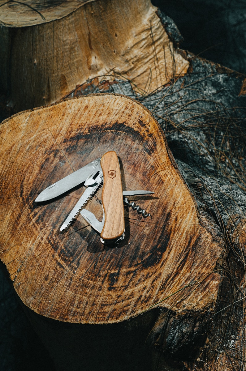 couteau multifonction camping
